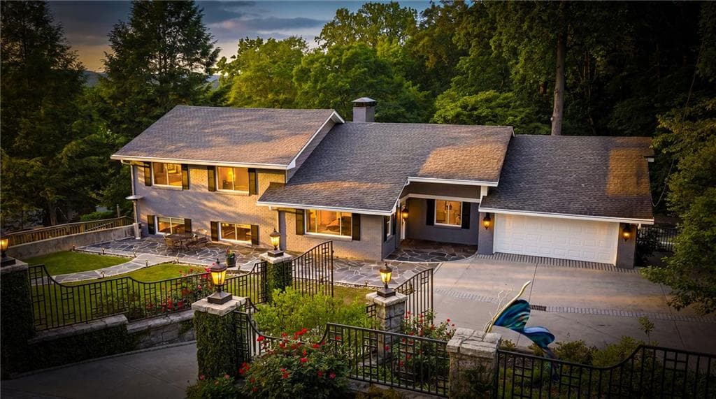 3 bedroom, 4 bathroom, 4,708 sq ft single family residence sold at 132 Laurel Drive, Atlanta, GA 30342