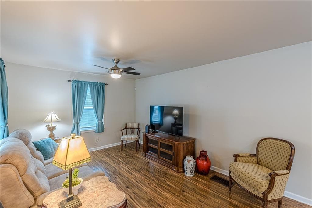 2 bedroom, 2 bathroom, 1,203 sq ft single family residence for sale at 224 Birch Street, Hapeville, GA 30354 — photo 9