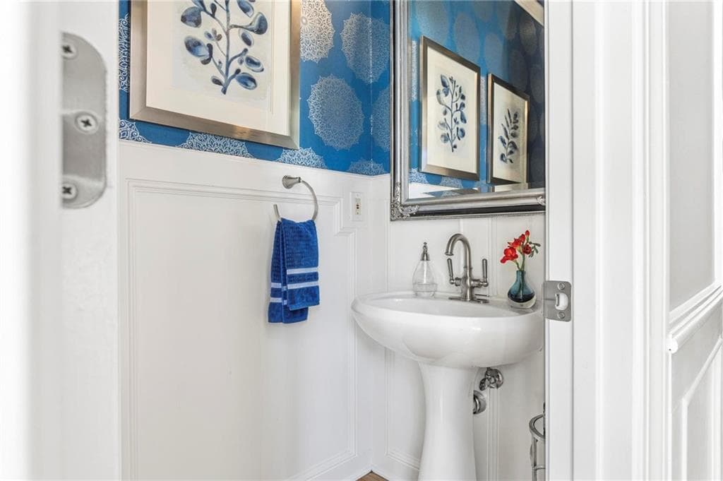 4 bedroom, 5 bathroom, 2,954 sq ft townhouse under contract at 521 Vinings Estates Drive A6, Mableton, GA 30126 — photo 5