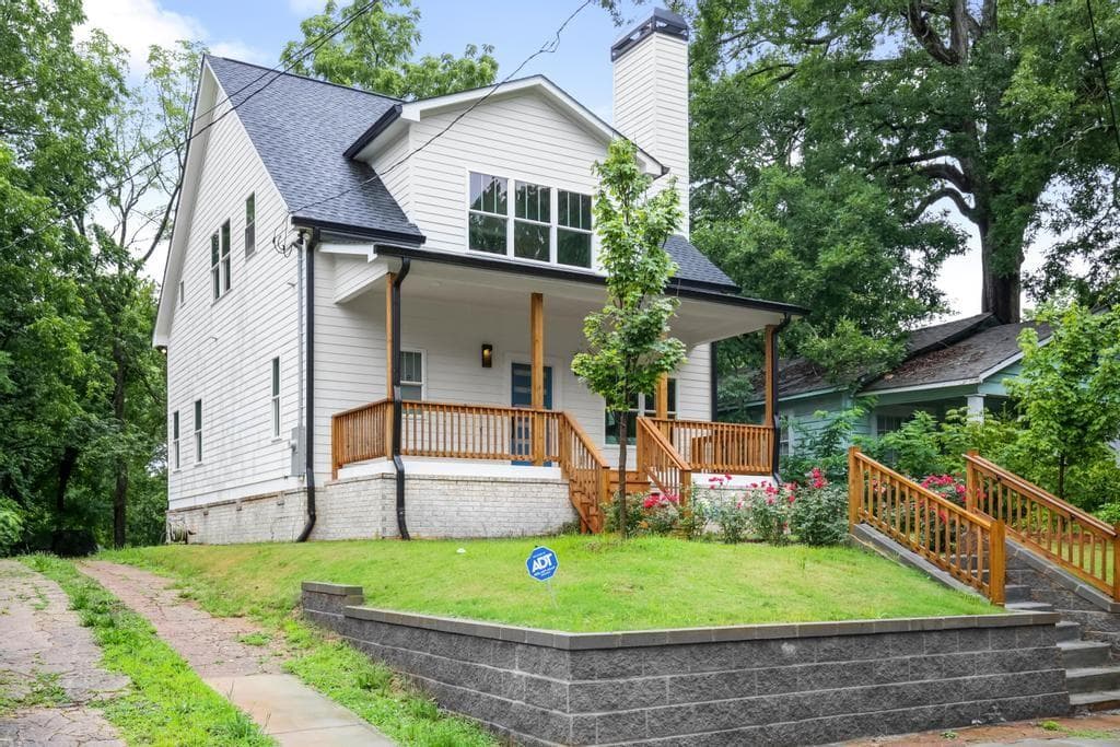 4 bedroom, 3 bathroom, 2,300 sq ft single family residence for rent at 79 Adair Avenue, Atlanta, GA 30315 for $2,595 a month — photo 3