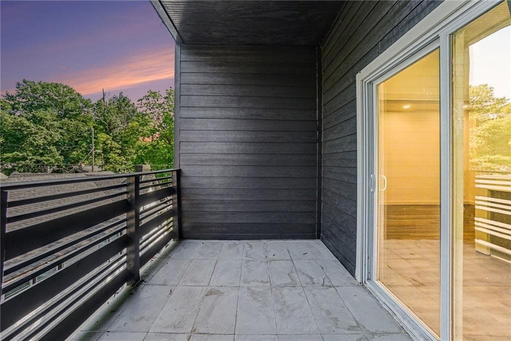 4 bedroom, 4 bathroom, 2,856 sq ft single family residence for sale at 1073 Mayson Turner Road, Atlanta, GA 30314 — photo 5