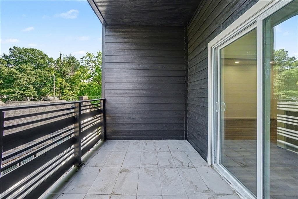 4 bedroom, 4 bathroom, 2,856 sq ft single family residence for sale at 1073 Mayson Turner Road, Atlanta, GA 30314 — photo 6