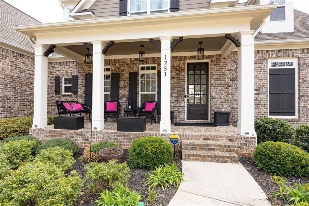 5 bedroom, 4 bathroom, 3,768 sq ft single family residence under contract at 1251 Chipmunk Forest Chase, Powder Springs, GA 30127 — photo 2