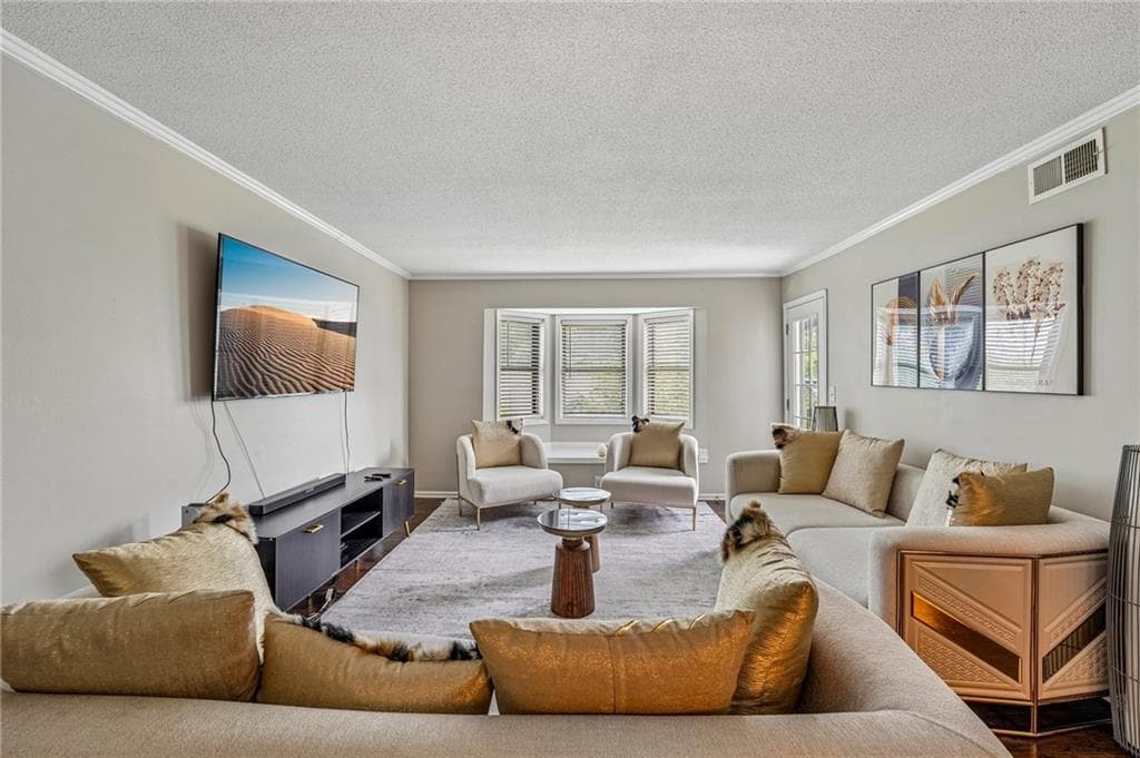 3 bedroom, 2 bathroom, 1,469 sq ft condominium for sale at 6851 Roswell Road D21, Atlanta, GA 30328 — photo 4