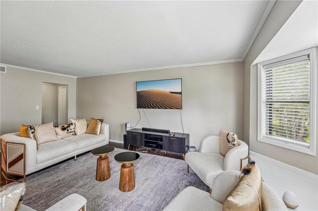 3 bedroom, 2 bathroom, 1,469 sq ft condominium for sale at 6851 Roswell Road D21, Atlanta, GA 30328 — photo 6