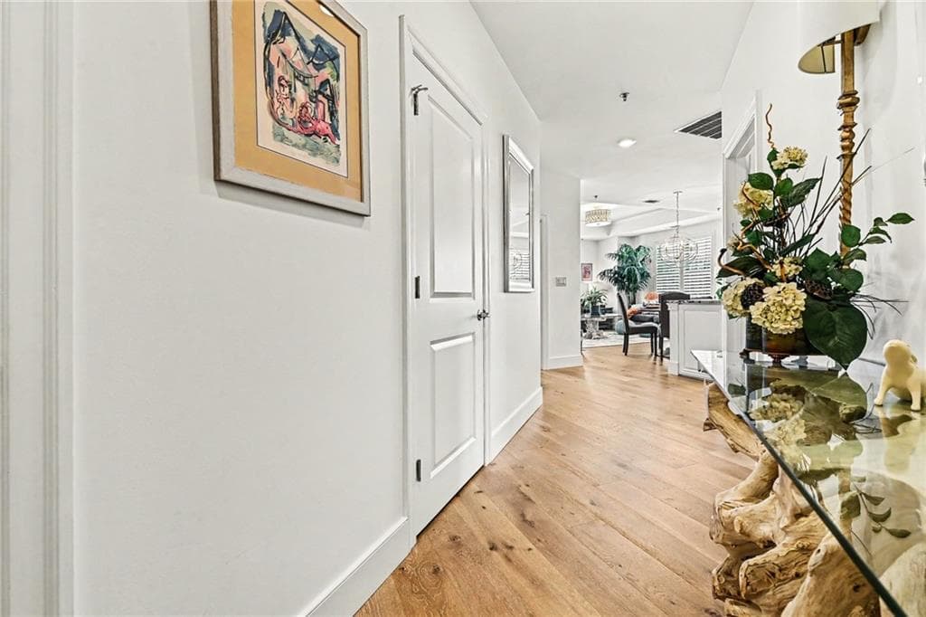 2 bedroom, 2 bathroom, 1,344 sq ft condominium for sale at 325 E Paces Ferry Road 1511, Atlanta, GA 30305 — photo 2