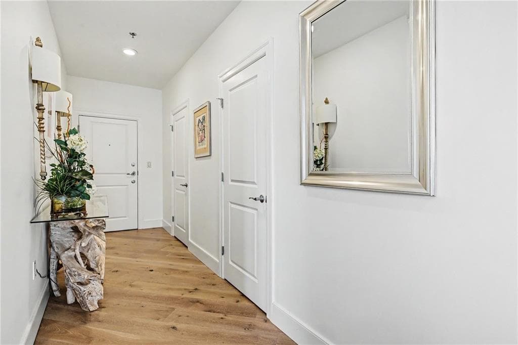 2 bedroom, 2 bathroom, 1,344 sq ft condominium for sale at 325 E Paces Ferry Road 1511, Atlanta, GA 30305 — photo 3
