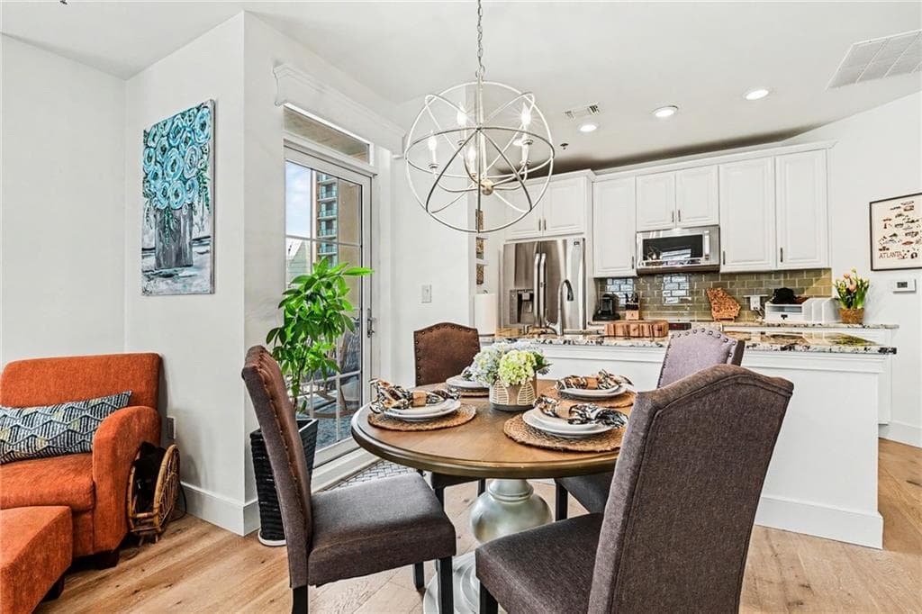 2 bedroom, 2 bathroom, 1,344 sq ft condominium for sale at 325 E Paces Ferry Road 1511, Atlanta, GA 30305 — photo 7