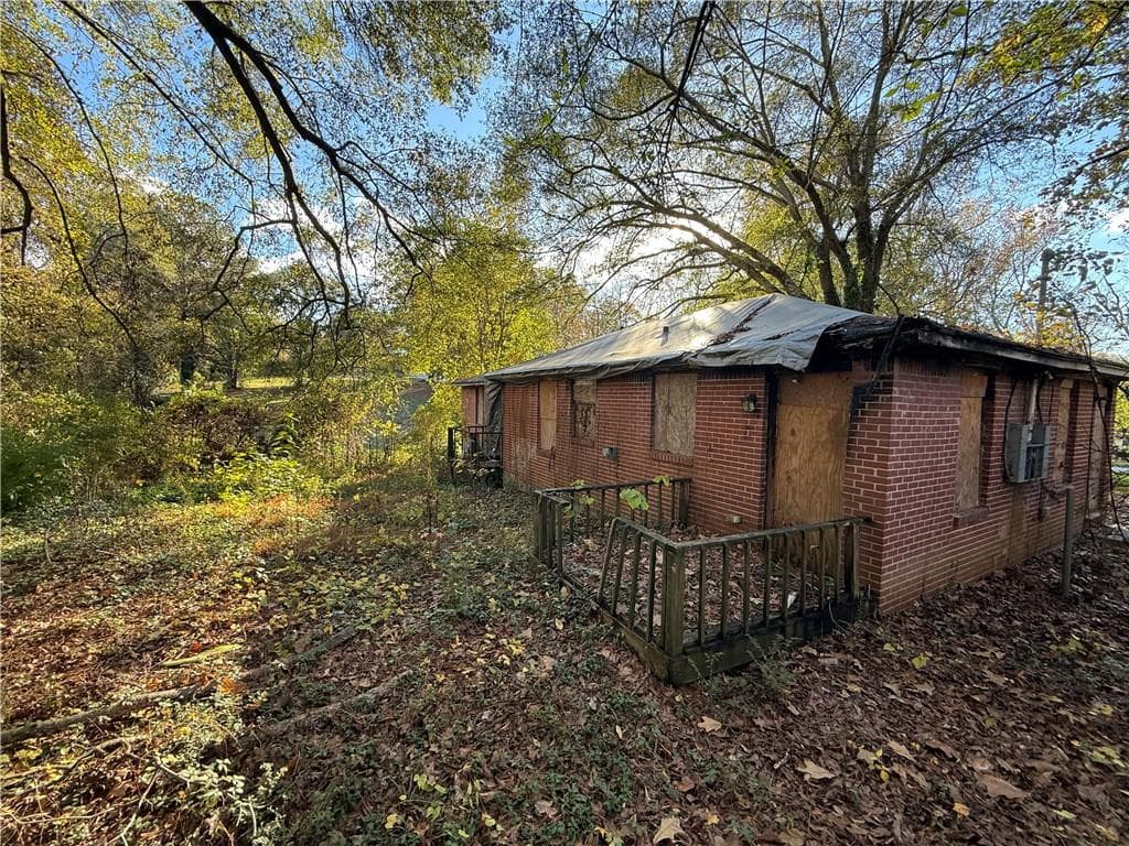 4 bedroom, 2 bathroom duplex for sale at 395 Woodlawn Avenue, Atlanta, GA 30318 — photo 4