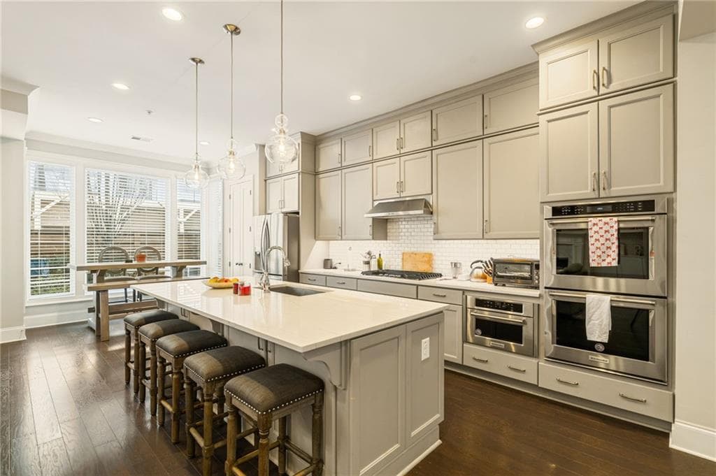 4 bedroom, 4 bathroom, 3,900 sq ft townhouse for sale at 555 Verismo Way, Alpharetta, GA 30009 — photo 8