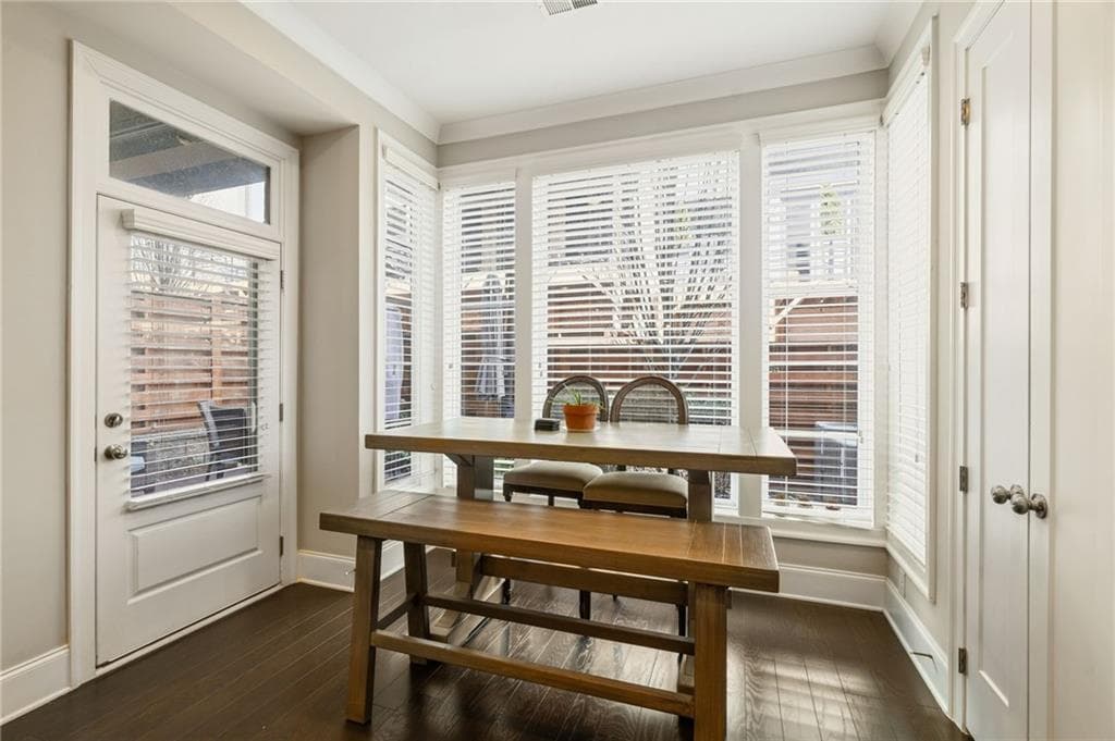 4 bedroom, 4 bathroom, 3,900 sq ft townhouse for sale at 555 Verismo Way, Alpharetta, GA 30009 — photo 9