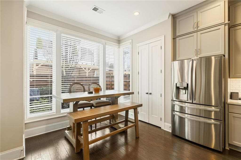 4 bedroom, 4 bathroom, 3,900 sq ft townhouse for sale at 555 Verismo Way, Alpharetta, GA 30009 — photo 10