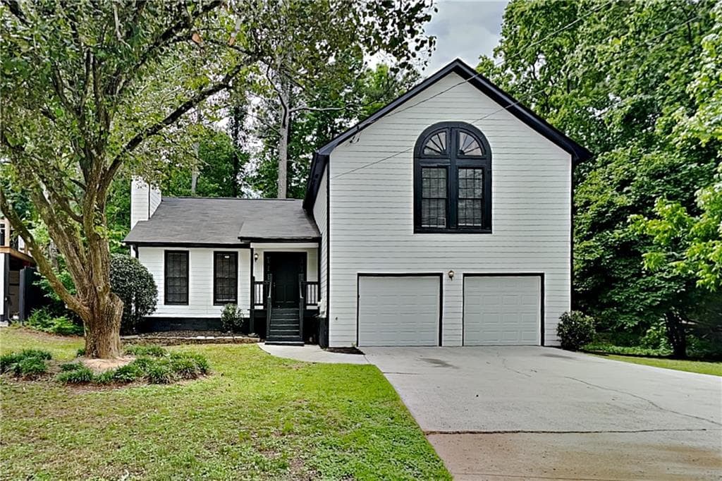 3 bedroom, 2 bathroom, 1,392 sq ft single family residence for rent at 3111 Fife Way, Snellville, GA 30039 for $2,050 a month — photo 1 of 20