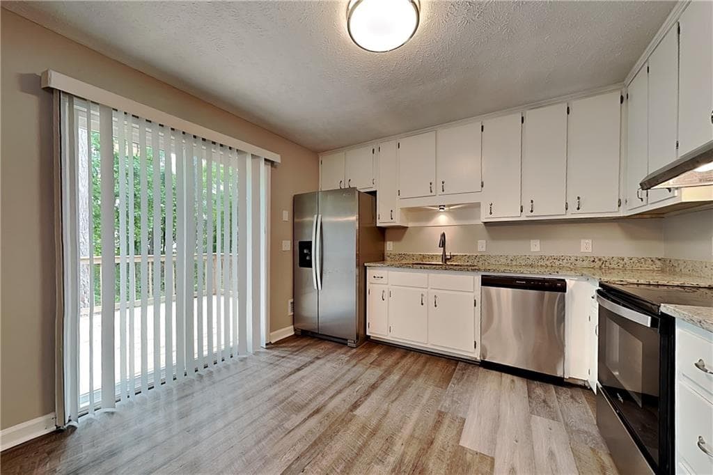 3 bedroom, 2 bathroom, 1,392 sq ft single family residence for rent at 3111 Fife Way, Snellville, GA 30039 for $2,050 a month — photo 6