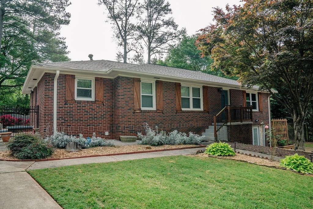 5 bedroom, 3 bathroom, 2,492 sq ft single family residence for rent at 2331 Robin Lane, Smyrna, GA 30080 for $3,000 a month — photo 1 of 39