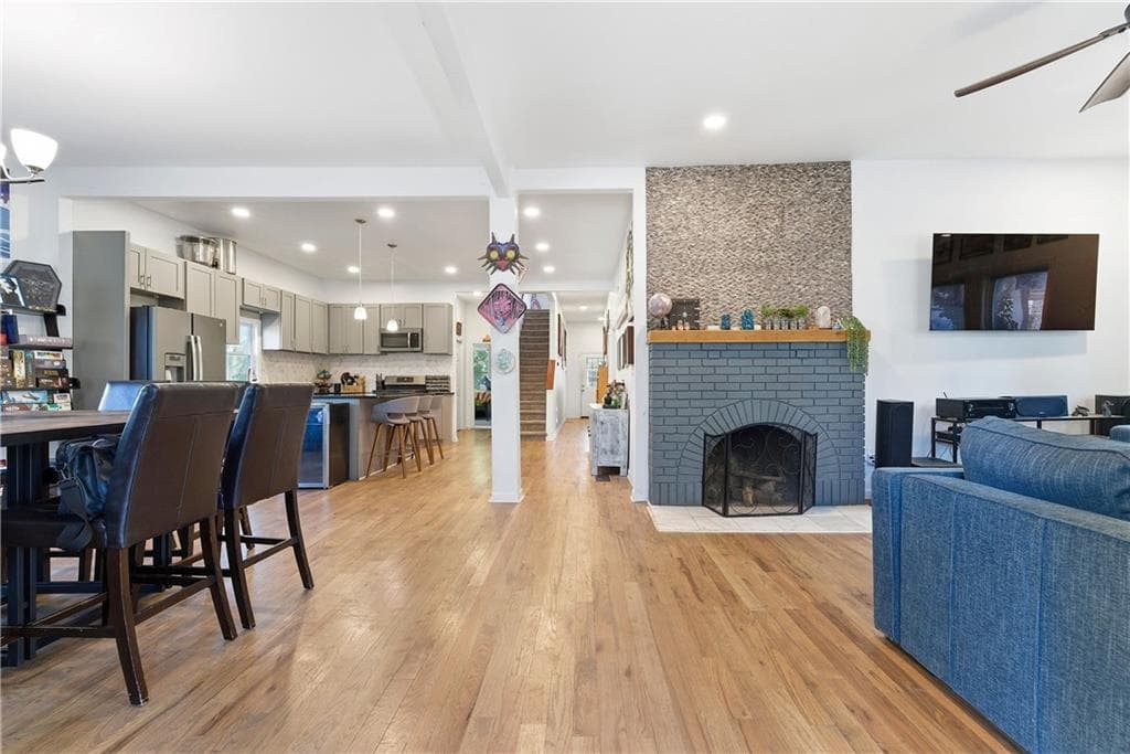 4 bedroom, 3 bathroom, 2,850 sq ft single family residence for sale at 902 Gaston Street, Atlanta, GA 30310 — photo 4
