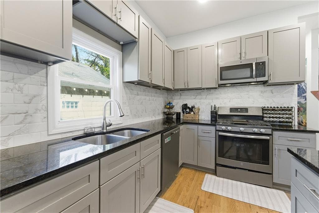 4 bedroom, 3 bathroom, 2,850 sq ft single family residence for sale at 902 Gaston Street, Atlanta, GA 30310 — photo 10