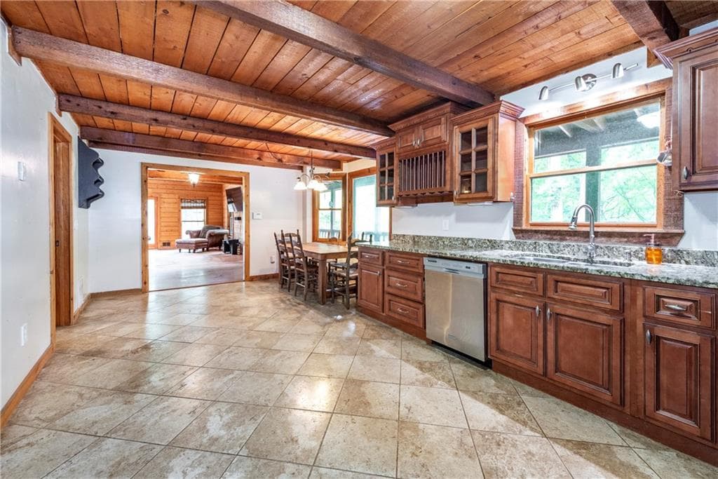 3 bedroom, 3 bathroom, 3,784 sq ft single family residence for sale at 4674 Chestatee Heights Road, Gainesville, GA 30506 — photo 10