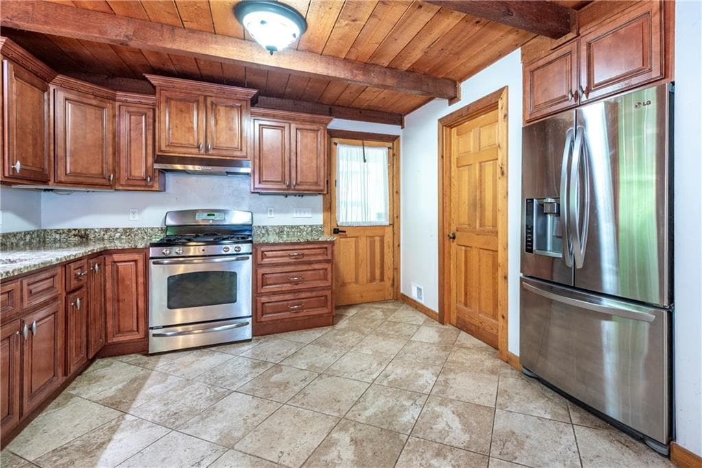 3 bedroom, 3 bathroom, 3,784 sq ft single family residence for sale at 4674 Chestatee Heights Road, Gainesville, GA 30506 — photo 9