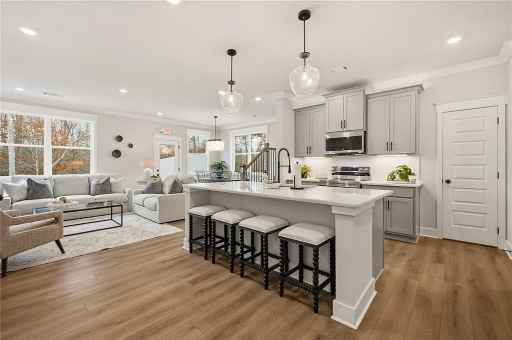 3 bedroom, 3 bathroom, 1,850 sq ft townhouse under contract at 4178 Millstone Park Lane, Gainesville, GA 30504 — photo 6