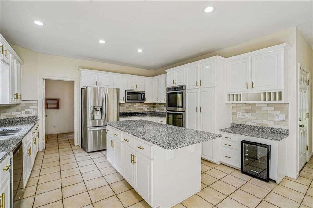 6 bedroom, 5 bathroom, 5,110 sq ft single family residence for sale at 802 Eastside Pointe, Woodstock, GA 30189 — photo 8