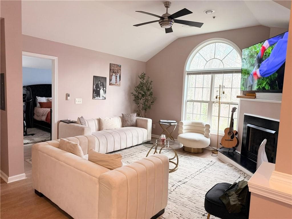2 bedroom, 2 bathroom, 1,181 sq ft condominium for sale at 1436 Orchard Park Drive, Stone Mountain, GA 30083 — photo 2