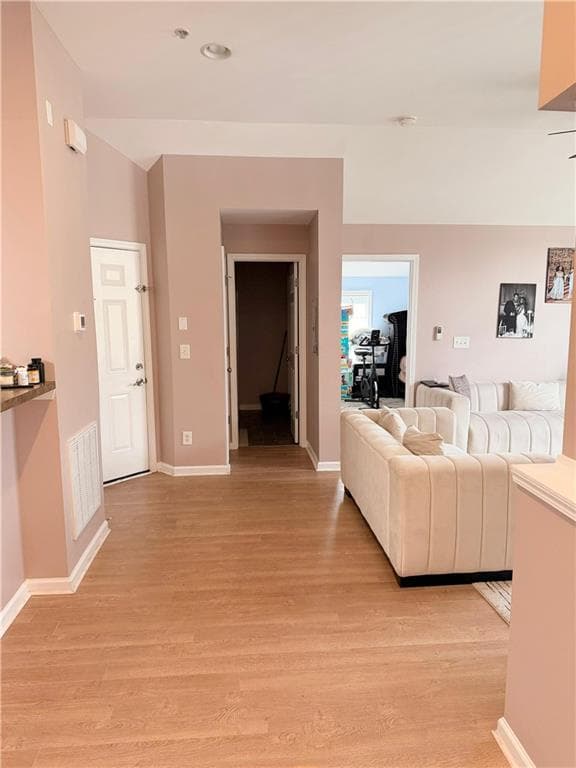 2 bedroom, 2 bathroom, 1,181 sq ft condominium for sale at 1436 Orchard Park Drive, Stone Mountain, GA 30083 — photo 3