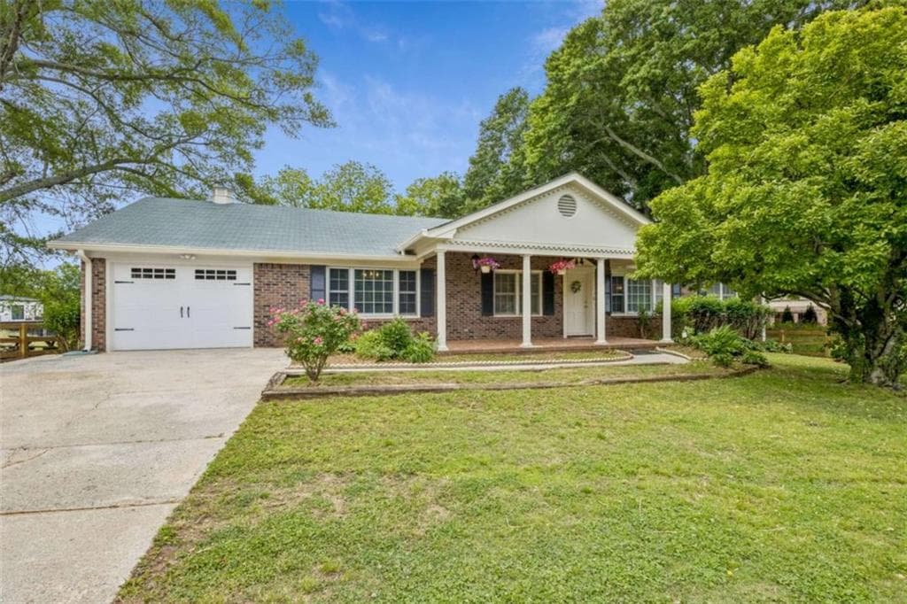 3 bedroom, 3 bathroom, 2,712 sq ft single family residence for sale at 4256 Hamilton Mill Road, Buford, GA 30519 — photo 1 of 74