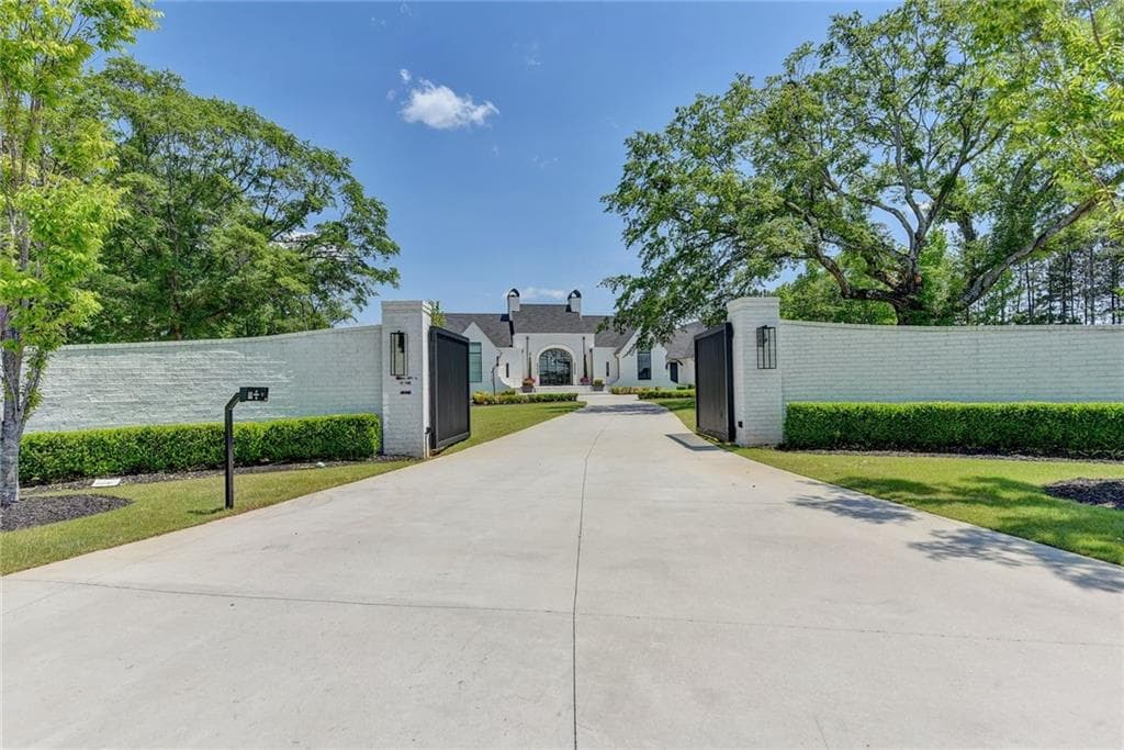 6 bedroom, 6 bathroom, 11,000 sq ft single family residence for sale at 2305 Braselton Highway, Buford, GA 30519 — photo 3