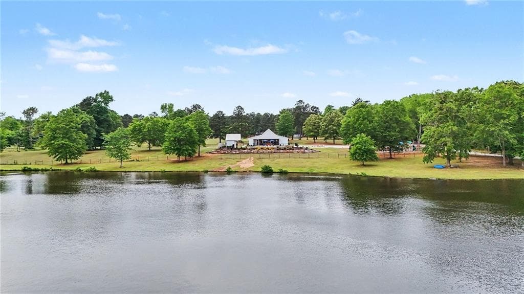 8 bedroom, 6 bathroom, 5,631 sq ft single family residence under contract at 1151 Social Circle Fairplay Road, Social Circle, GA 30025 — photo 5