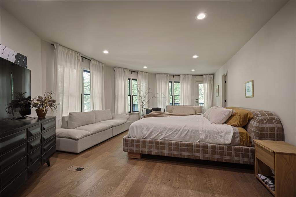 3 bedroom, 3 bathroom, 2,166 sq ft single family residence for sale at 595 Overbrook Drive, Atlanta, GA 30318 — photo 3