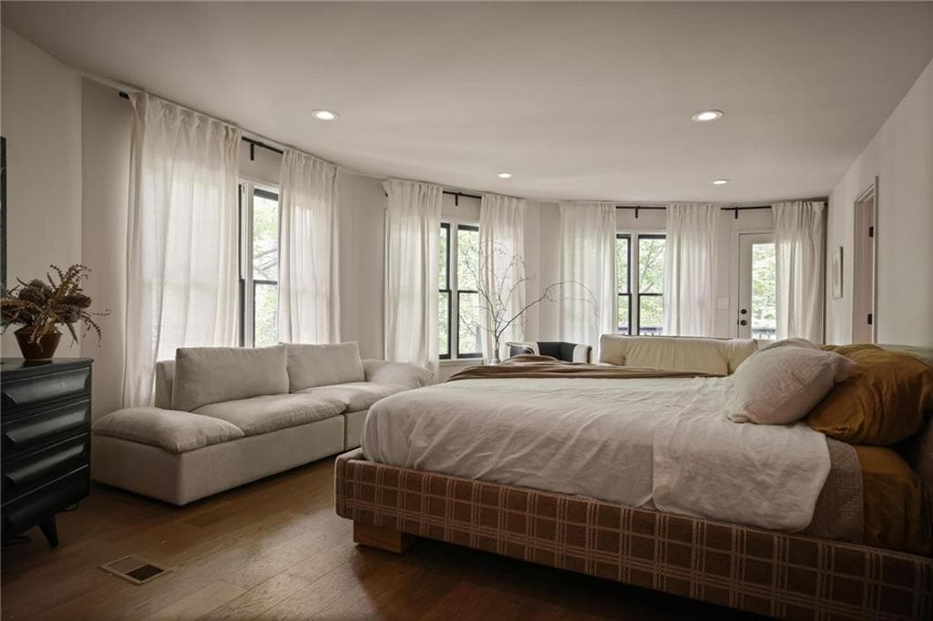 3 bedroom, 3 bathroom, 2,166 sq ft single family residence for sale at 595 Overbrook Drive, Atlanta, GA 30318 — photo 4