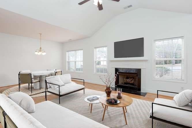 2 bedroom, 2 bathroom, 1,500 sq ft condominium for sale at 3402 Raes Creek Road 27, Marietta, GA 30008 — photo 8