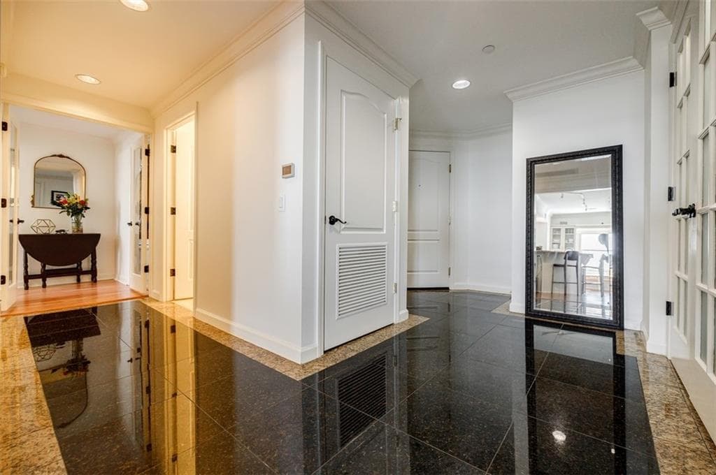 2 bedroom, 3 bathroom, 1,738 sq ft condominium for sale at 195 14th Street PH206, Atlanta, GA 30309 — photo 2