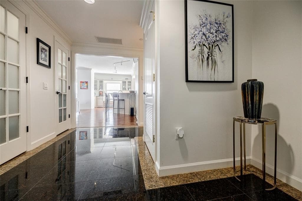 2 bedroom, 3 bathroom, 1,738 sq ft condominium for sale at 195 14th Street PH206, Atlanta, GA 30309 — photo 4