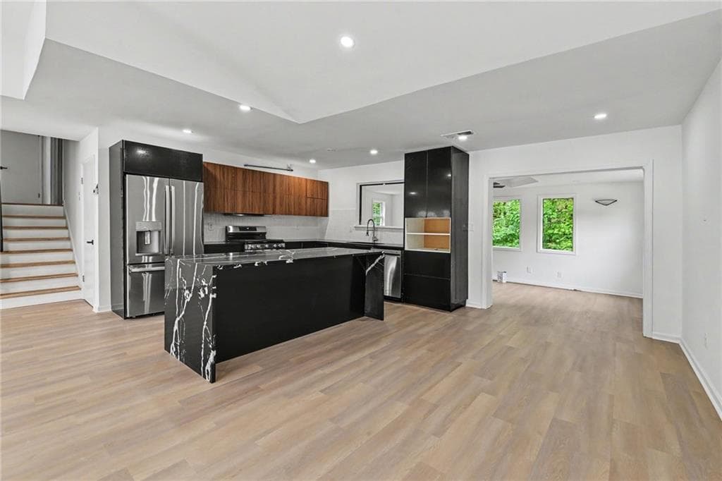 3 bedroom, 2 bathroom, 2,013 sq ft single family residence for sale at 1030 Chapman Lane, Stone Mountain, GA 30088 — photo 5