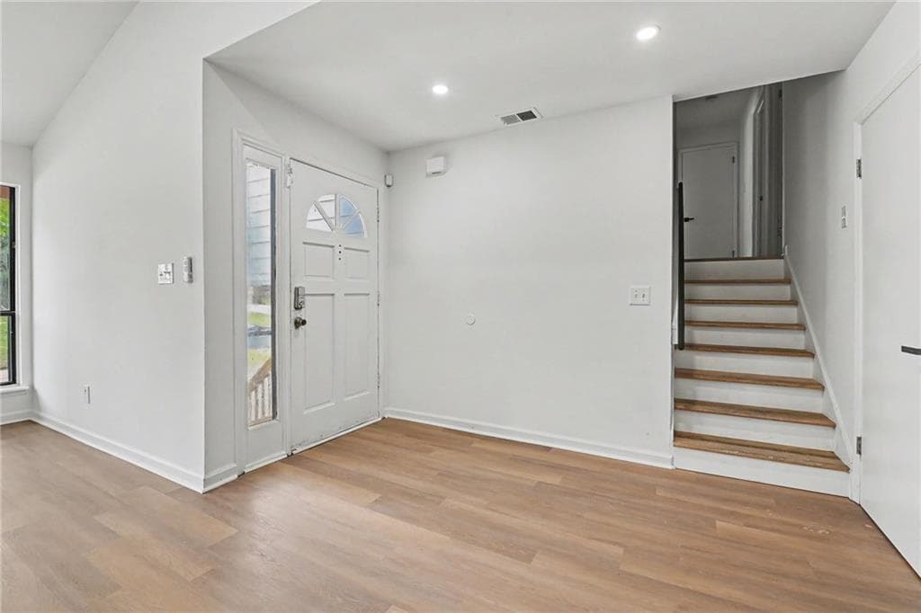 3 bedroom, 2 bathroom, 2,013 sq ft single family residence for sale at 1030 Chapman Lane, Stone Mountain, GA 30088 — photo 8