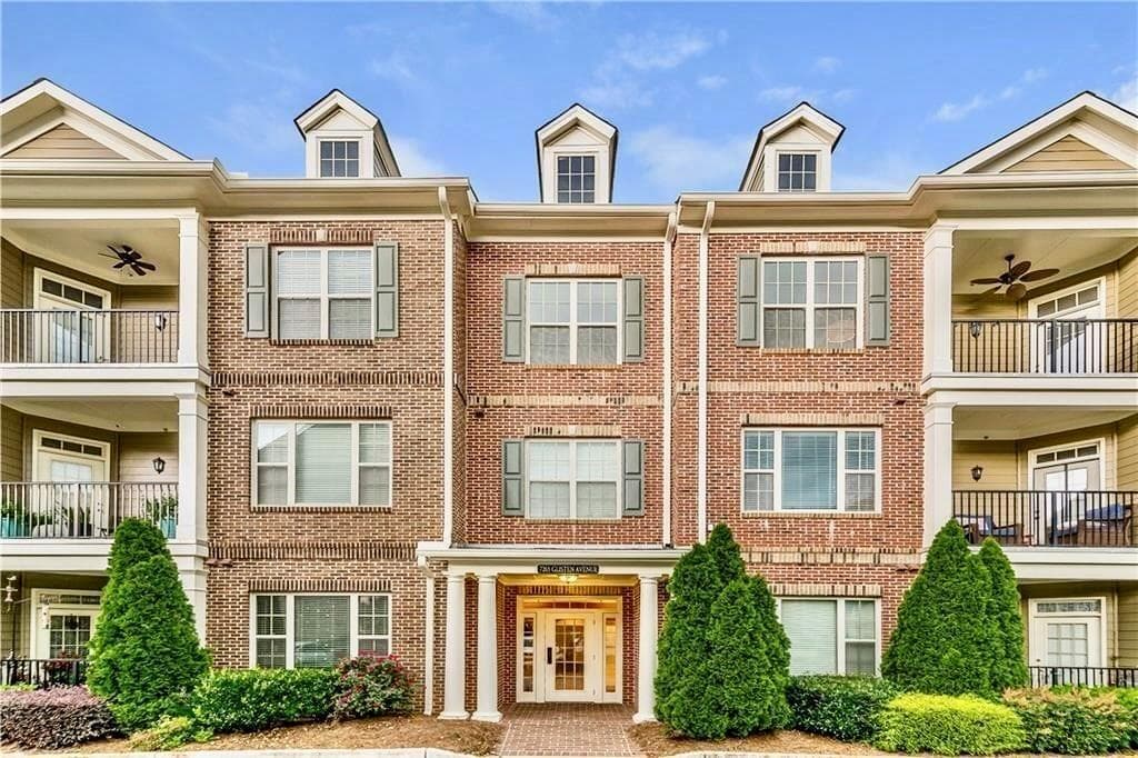 1 bedroom, 1 bathroom, 960 sq ft condominium sold at 7265 Glisten Avenue 122, Atlanta, GA 30328