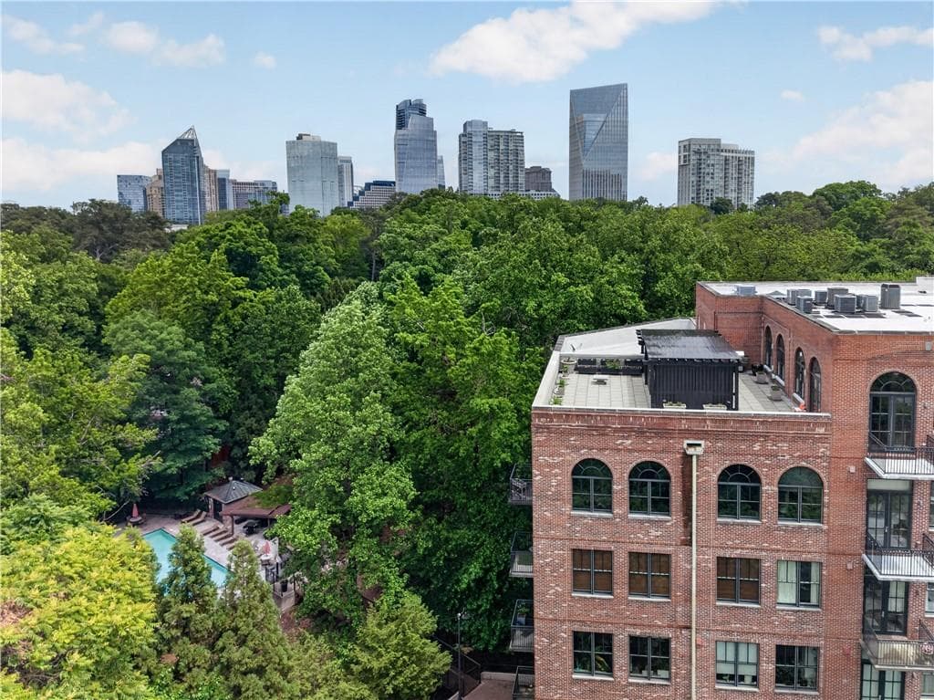 1 bedroom, 2 bathroom, 1,550 sq ft condominium for sale at 3235 Roswell Road 803, Atlanta, GA 30305 — photo 3