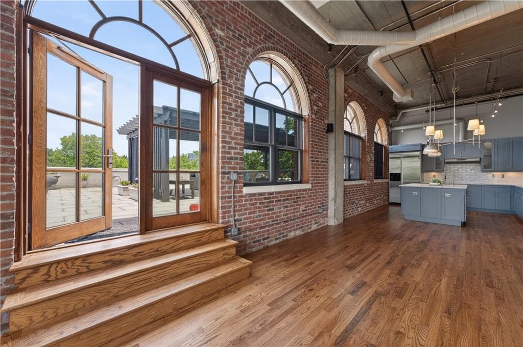 1 bedroom, 2 bathroom, 1,550 sq ft condominium for sale at 3235 Roswell Road 803, Atlanta, GA 30305