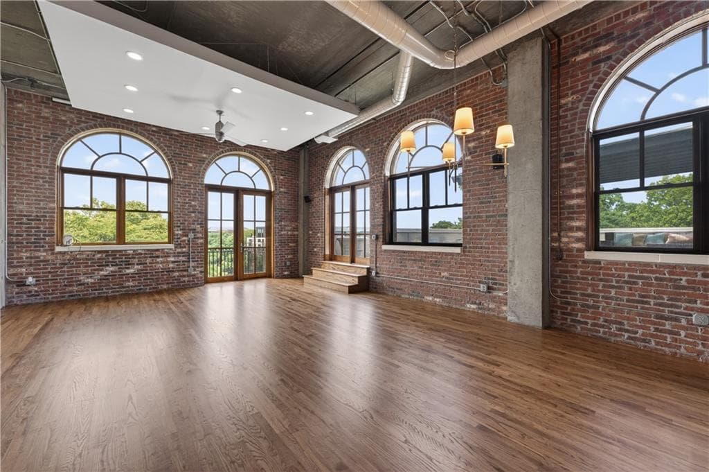 1 bedroom, 2 bathroom, 1,550 sq ft condominium for sale at 3235 Roswell Road 803, Atlanta, GA 30305 — photo 5