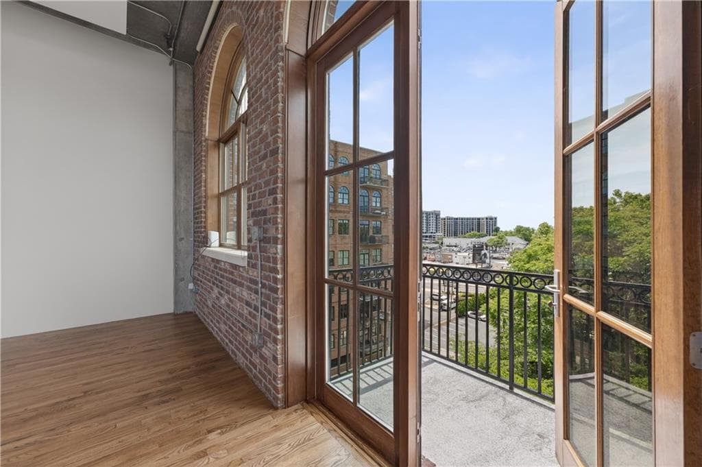 1 bedroom, 2 bathroom, 1,550 sq ft condominium for sale at 3235 Roswell Road 803, Atlanta, GA 30305 — photo 8
