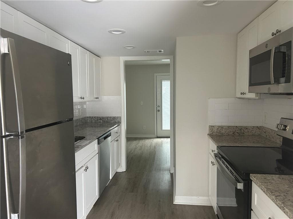 2 bedroom, 3 bathroom, 1,728 sq ft townhouse for sale at 2604 Campbellton Road 2D, Atlanta, GA 30311 — photo 7