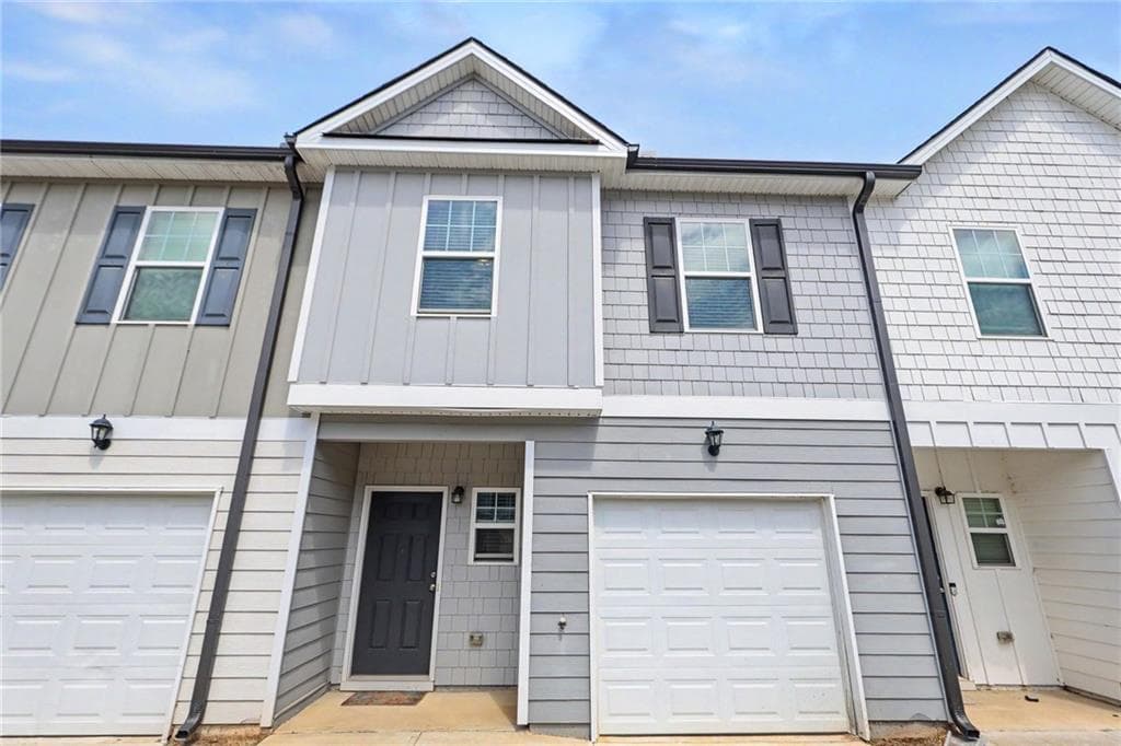 3 bedroom, 3 bathroom, 1,880 sq ft townhouse sold at 5106 Lower Elm Street, Atlanta, GA 30349