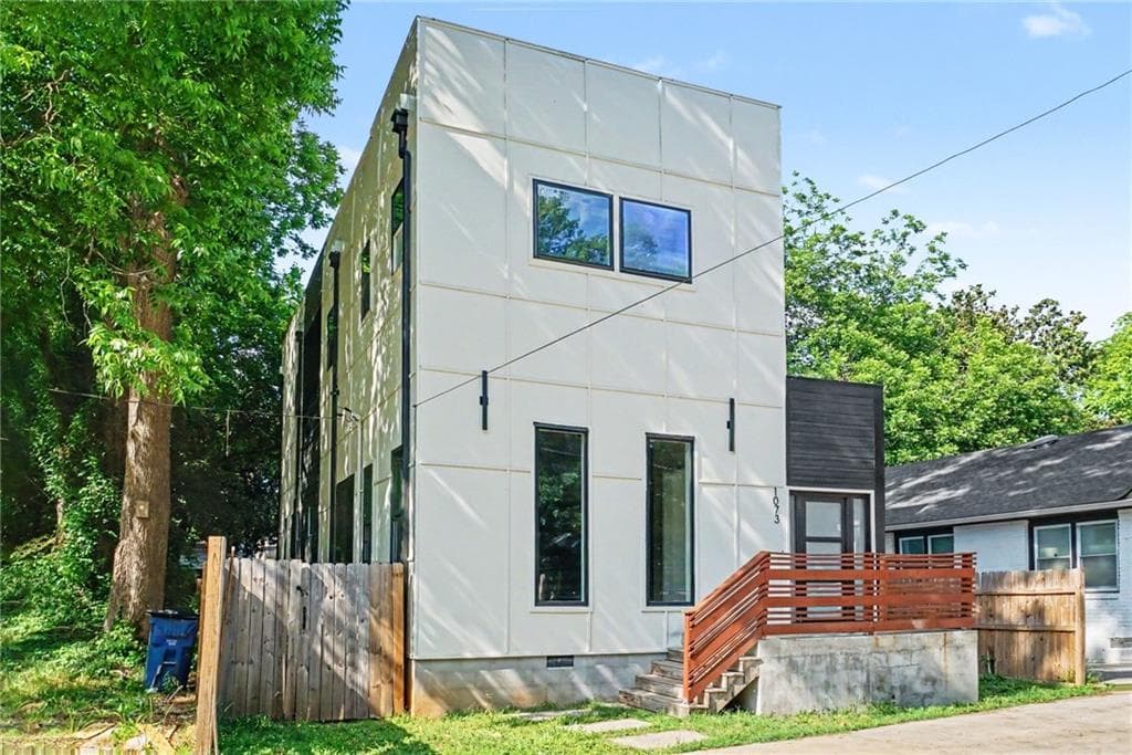 4 bedroom, 4 bathroom, 2,856 sq ft single family residence for sale at 1073 Mayson Turner Road, Atlanta, GA 30314 — photo 1 of 34