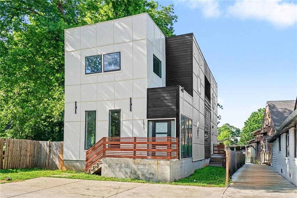 4 bedroom, 4 bathroom, 2,856 sq ft single family residence for sale at 1073 Mayson Turner Road, Atlanta, GA 30314 — photo 3