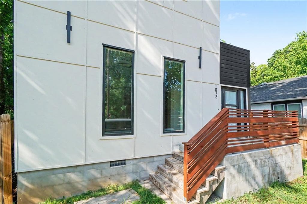 4 bedroom, 4 bathroom, 2,856 sq ft single family residence for sale at 1073 Mayson Turner Road, Atlanta, GA 30314 — photo 4