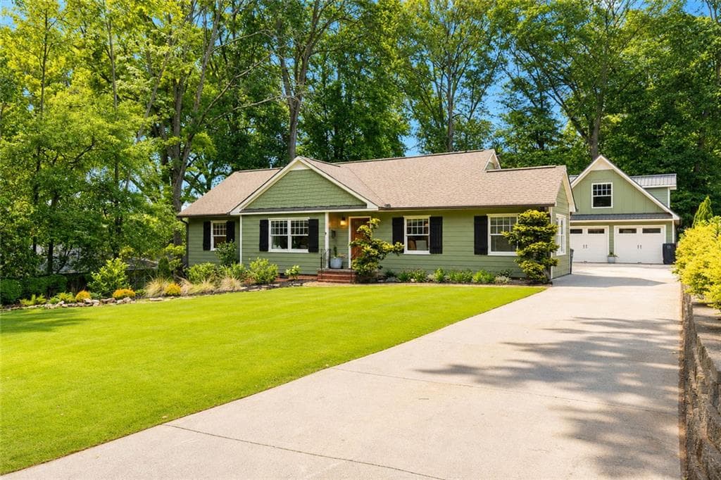 3 bedroom, 2 bathroom, 2,101 sq ft single family residence sold at 664 Etowah Drive, Marietta, GA 30060