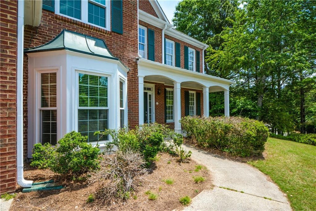 3 bedroom, 3 bathroom, 2,757 sq ft single family residence for sale at 3630 Coldwater Court, Cumming, GA 30041 — photo 2