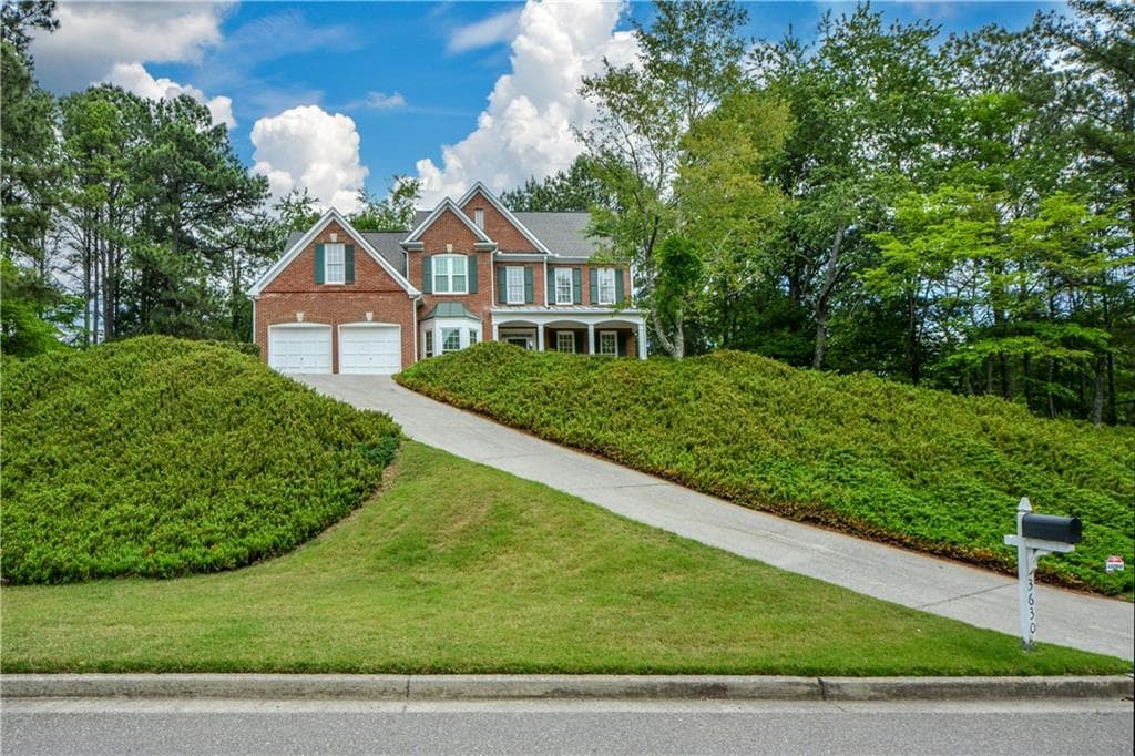 3 bedroom, 3 bathroom, 2,757 sq ft single family residence for sale at 3630 Coldwater Court, Cumming, GA 30041 — photo 4